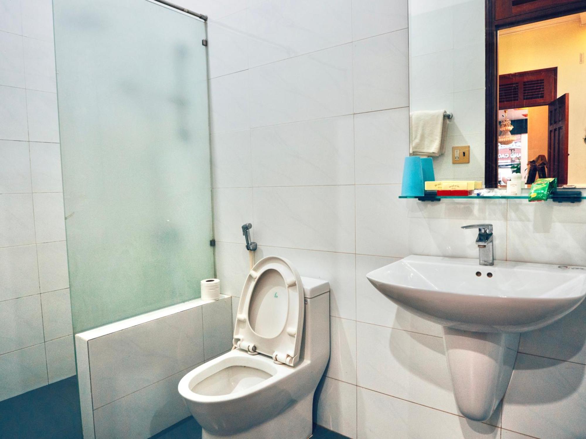 Huynh Gia Bao Hotel Бао Лок Екстериор снимка