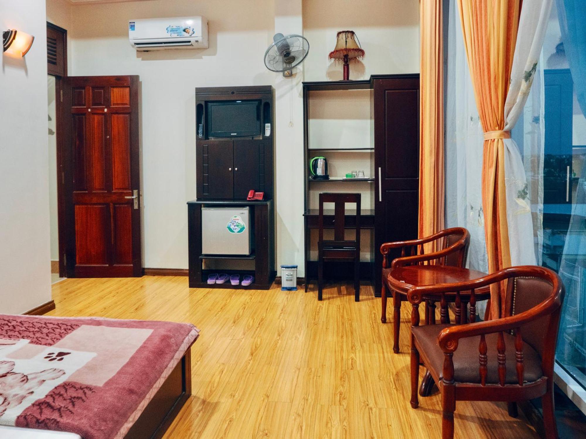 Huynh Gia Bao Hotel Бао Лок Екстериор снимка